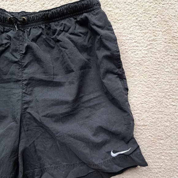 Nike black shorts size large - Picture 2 of 3